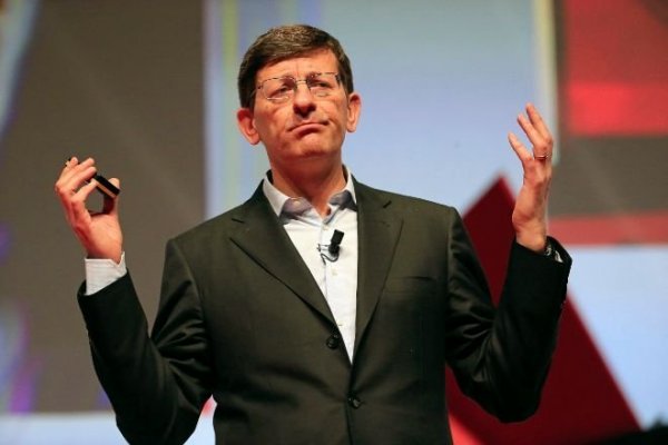 Italia elige al ex CEO de Vodafone para liderar la reconstrucción del país