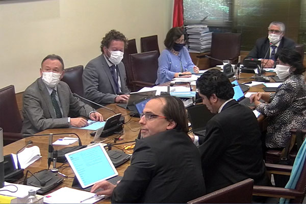 La comisión de Hacienda del Senado recibió ayer al ministro Ignacio Briones y al titular de Dipres, Matías Acevedo.