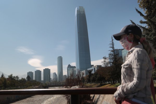 Economistas chilenos se distancian del pesimismo del FMI ante impacto de Covid-19