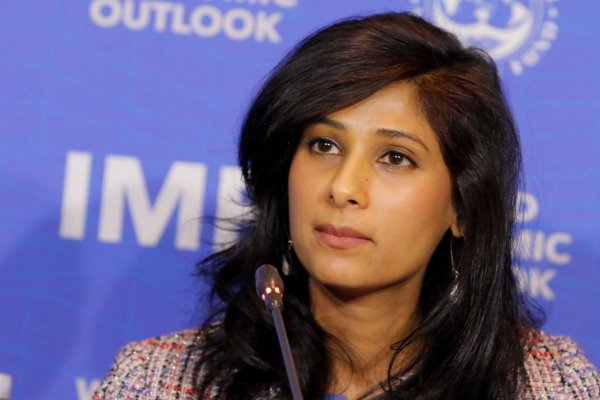 <p>¿Quién es Gita Gopinath? La primera mujer economista jefe del Fondo Monetario Internacional</p>