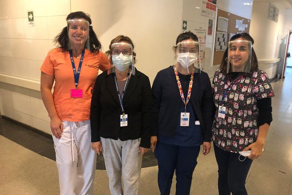 Grupo de universidades ya ha entregado más de 8 mil protectores faciales impresos en 3D a hospitales chilenos