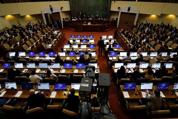 Exhortan a Piñera a instruir al SII que mantenga el avalúo 2019 en el cobro de la renta presunta