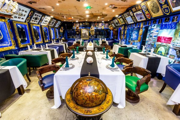 Ocean Pacific's suspende contrato de trabajadores y congela reapertura de restaurante en Santiago Centro