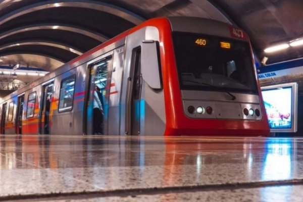 Metro reabre estación Cardenal Caro y anuncia nuevo calendario de reconstrucción