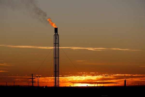Proceso del petróleo en una planta en Texas | Reuters.
