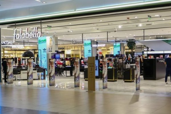 Economía y gremios del comercio afinan los detalles del protocolo de reapertura de los centros comerciales