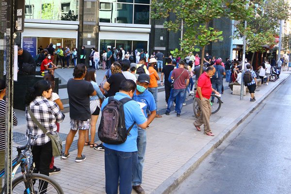 Miedo a perder el empleo alcanza máximos en una década producto del impacto del coronavirus