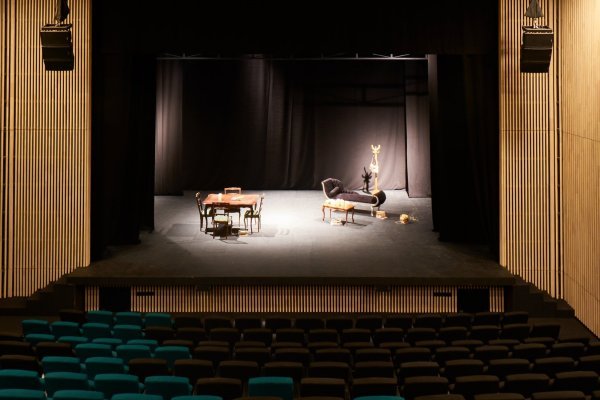 <p>El entretenimiento al aire libre queda en el pasado: actividades artísticas cayeron casi 40% en marzo</p>