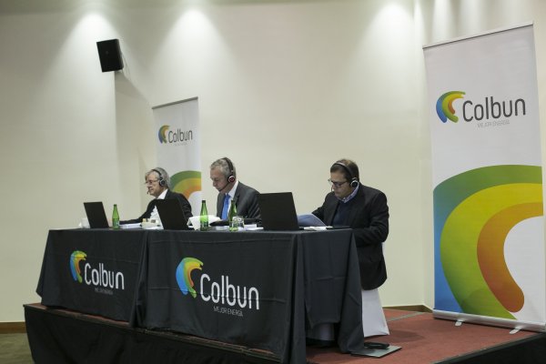 Presidente de Colbún: "Hacemos un llamado para que el país no vuelva a caer en la violencia"