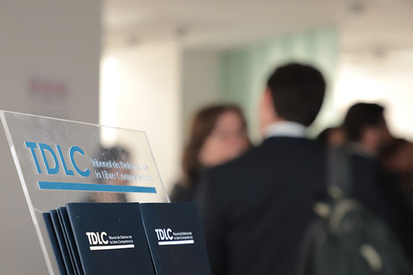 TDLC pide a Movistar rehacer las bases para licitar venta de espectro