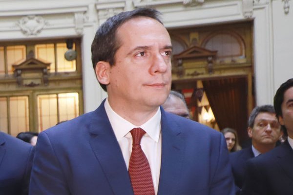 Cencosud se defiende de los cuestionamientos luego que la firma repartiera dividendos