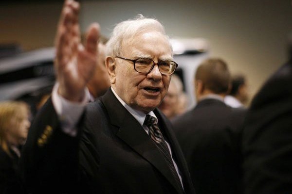 Buffett dijo que vendió sus papeles de aerolíneas durante abril y realizó un pronóstico negativo para el sector. Foto: Reuters