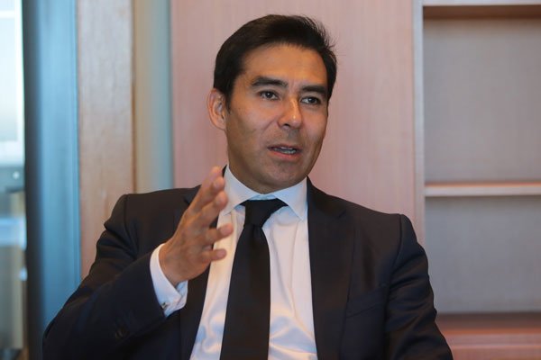 ¿Usar los fondos soberanos para comprar empresas en riesgo de quiebra? La fórmula que propone el economista Eric Parrado