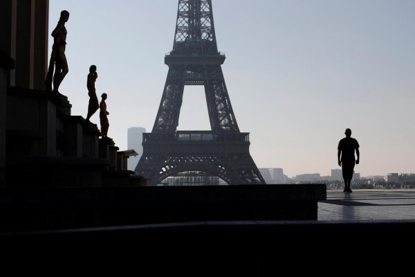 París en tiempos de coronavirus. Reuters.