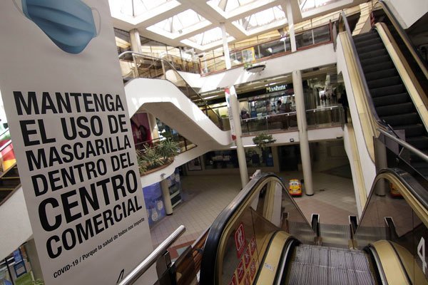 Empresarios consultados por el Banco Central estiman que la emergencia sanitaria se prolongará por al menos dos trimestres más