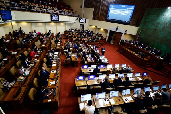 A la fecha, de acuerdo a lo planteado por la ministra Zaldívar, cuatro empresas IPSA se han acogido a la Ley. Foto: Agencia Uno