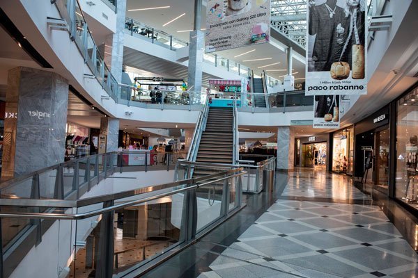 <p>Comercio es el sector con más trabajadores suspendidos</p>