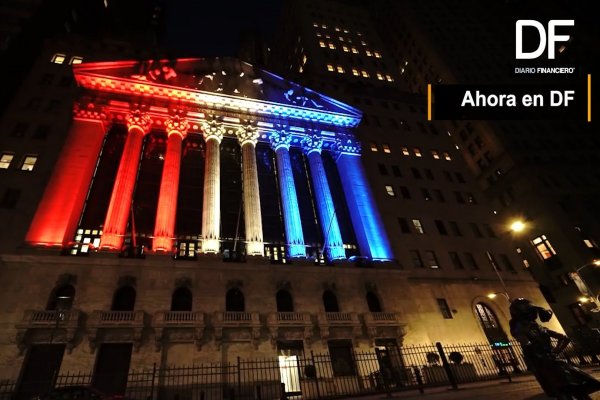<p>Ahora en DF: Bolsa de Nueva York se iluminó en homenaje a los que luchan contra el Covid-19</p>
