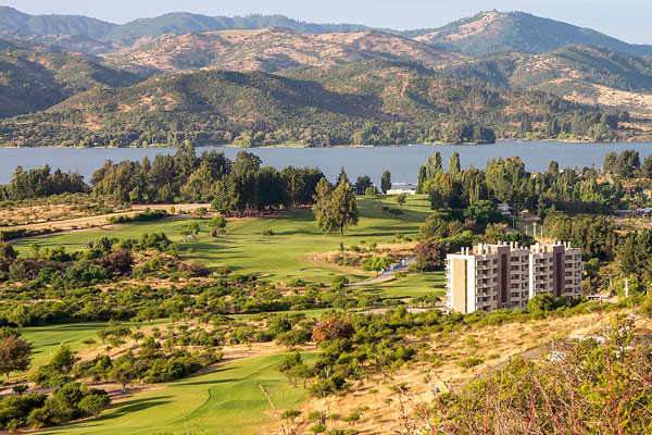 Crisis dilata ingreso de nuevos socios a la propiedad del complejo Marina Golf Rapel