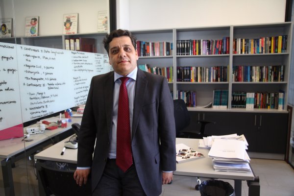 Encuesta UC refleja que en abril la tasa de desempleo subió a 9%