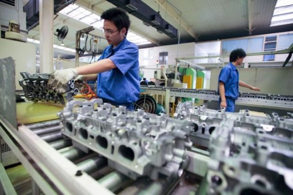 <p>Producción industrial china crece un 3,9% en abril, muy por encima de lo esperado</p>