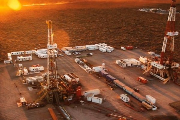 Argentina fija en US$ 45 el precio del barril "criollo" de petróleo