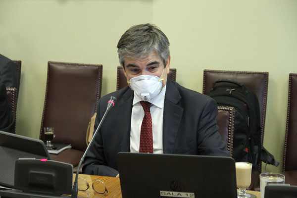 En el marco del IEF, Mario Marcel se refirió a los asesores previsionales. Foto: Senado