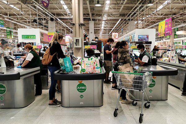 El área supermercados es el ADN de Cencosud, dijo la empresa. Foto: Agencia Uno