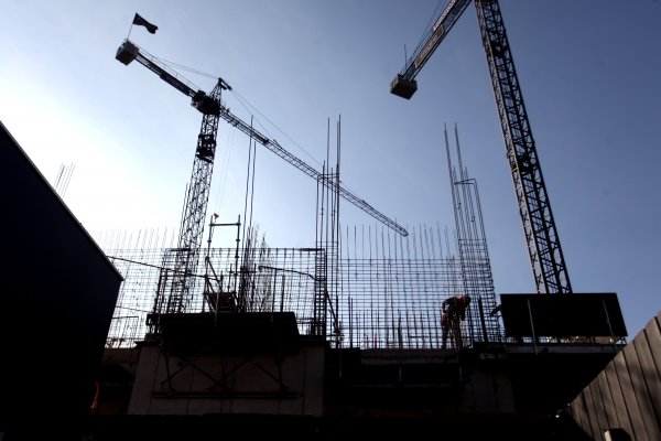 Crisis social y sanitaria pasan la cuenta a resultados de Moller al primer trimestre y caen promesas de compra-venta