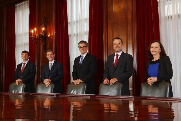 Banco Central reconoce que deterioro del escenario económico es mayor al previsto en su último IPoM