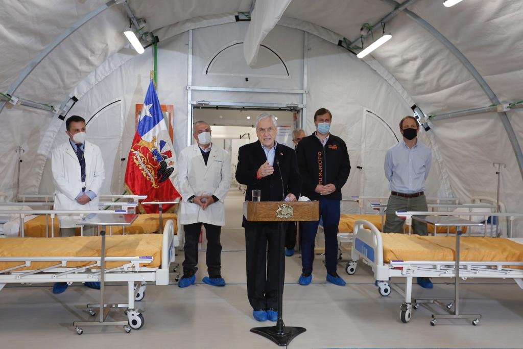 <p>Presidente anuncia cinco hospitales modulares para junio y señala que el sistema de salud está "muy cerca del límite"</p>