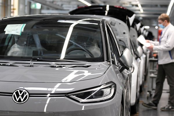 Volkswagen pierde caso clave en Alemania y tendrá que indemnizar a propietarios de autos a diésel