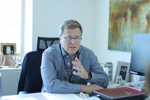 Presidente de Sky prevé disponibilidad de caja para el resto del año y descarta reorganización financiera
