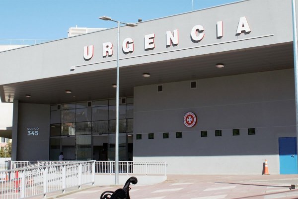 Director del área de pacientes críticos de la ex Posta Central: “Nuestro enfoque es usar el ventilador mecánico 'in extremis', es decir, cuando es eso o la muerte"