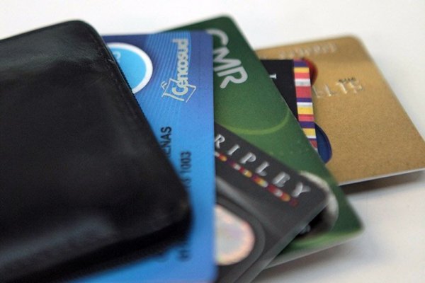 Comisión de Economía rechaza indicación que prohíbe descuentos especiales asociados a tarjetas