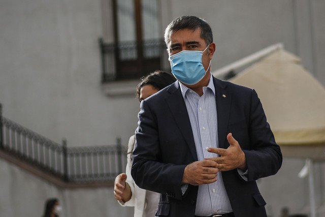 <p>Desbordes desafía al gobierno e insiste en incluir condonación del CAE en acuerdos económicos</p>
