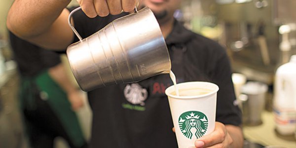 <p>Starbucks echa pie atrás con suspensión de trabajadoras con fuero maternal</p>