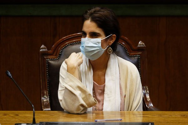 La ministra del Trabajo, María José Zaldívar, participó ayer en la comisión. Foto: Agencia Uno