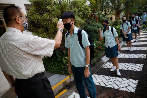Control de temperatura en una escuela secundaria en Singapur, Reuters