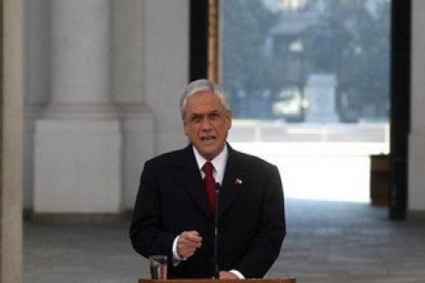 <p>Presidentes Piñera y Fernández conversan sobre coronavirus y recuperación económica</p>