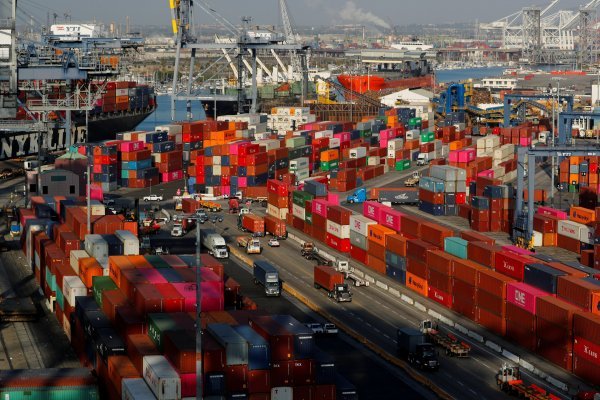 Comercio global cayó un 18,5% en el segundo trimestre, según previsiones OMC