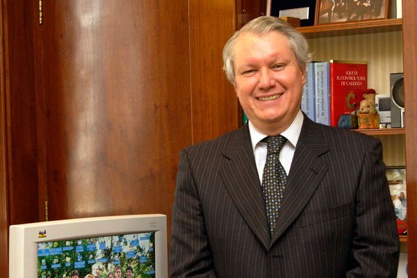 Histórico exgerente y vicepresidente de Bci, Lionel Olavarría, deja el banco