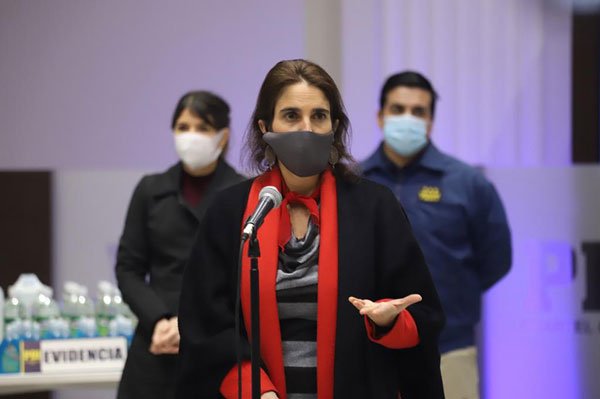Permisos laborales: Trabajo sube el tono y llama a denunciar a empresas no esenciales que "mañosamente" cambien giro