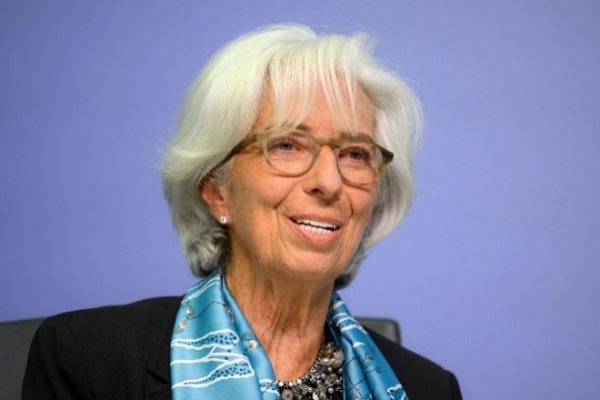 Lagarde dice que se ha superado el punto más bajo de la crisis y augura una recuperación incompleta