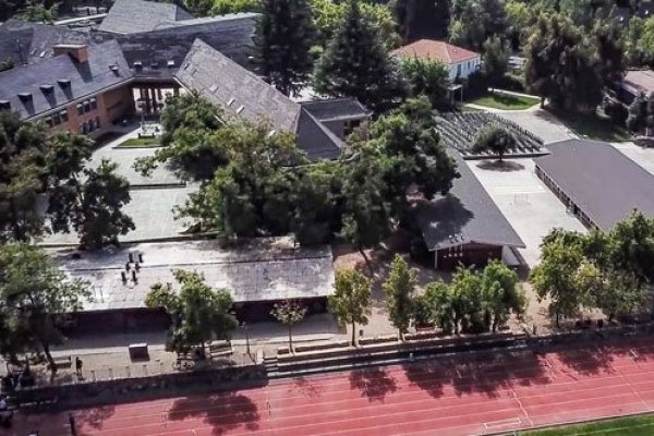 Exalumnos y apoderados financiarán parte de futura ampliación del Colegio Tabancura