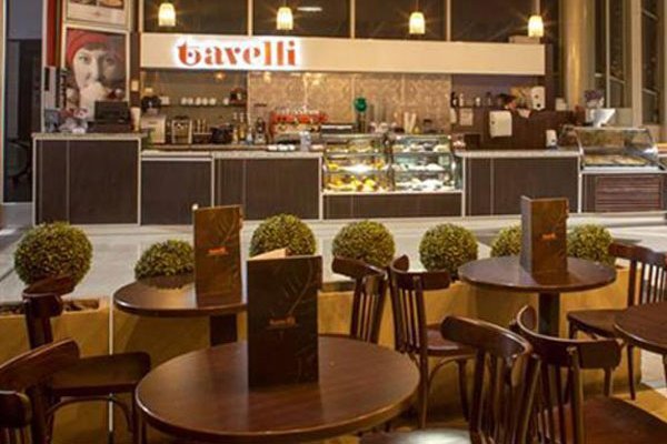 Disputa entre Salcobrand y Tavelli por local de Isidora Goyenechea llega a la Suprema