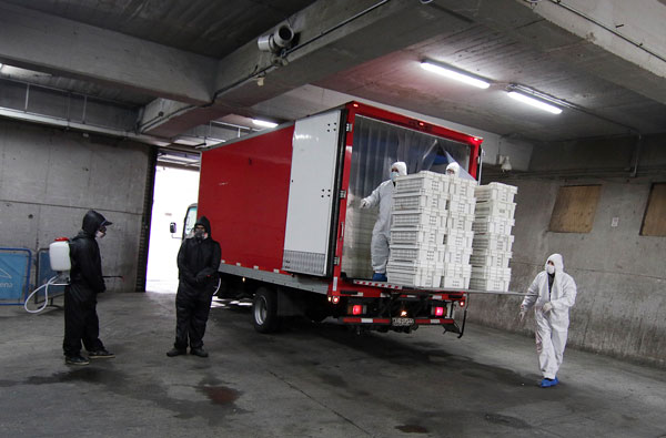 Debido a la pandemia solo las empresas esenciales pueden seguir operando con su personal. Foto: Agencia Uno