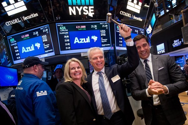<p>Wall Street ve frenado su optimismo ante el rebrote de casos en EEUU</p>