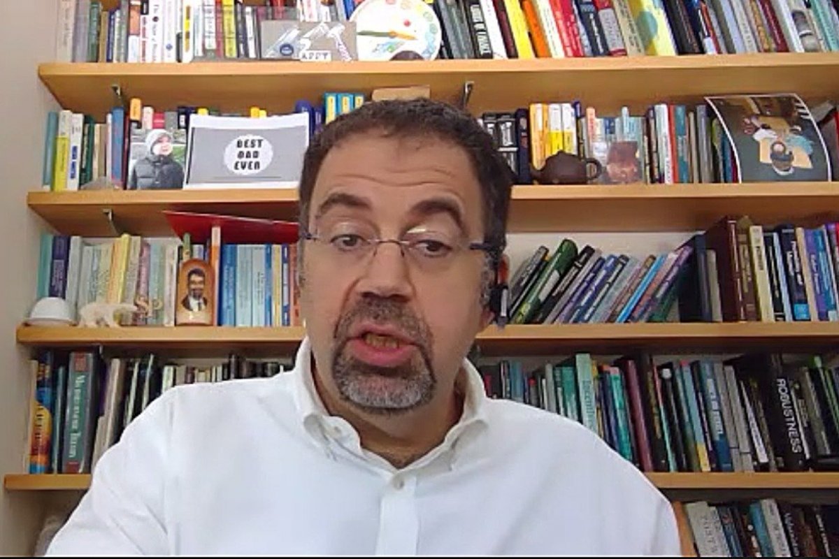 <p>Acemoglu: “Las democracias son mejores al crecer y al contrario del mito chileno, las democracias también son mejores al reformar instituciones”</p>