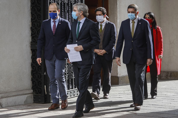 Una mañana de alta tensión se vivió ayer en La Moneda. Foto: Agencia Uno